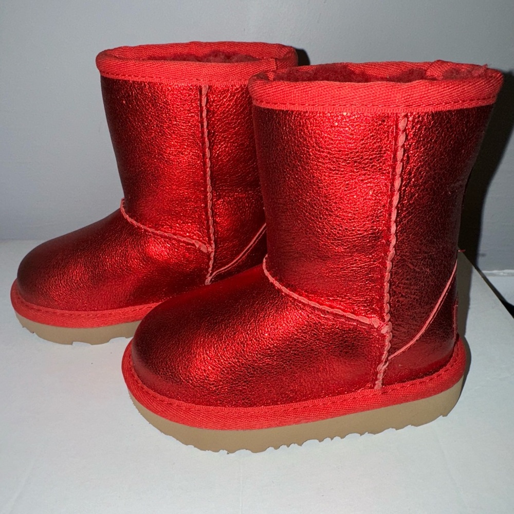 Red toddler ugg boots size 6
